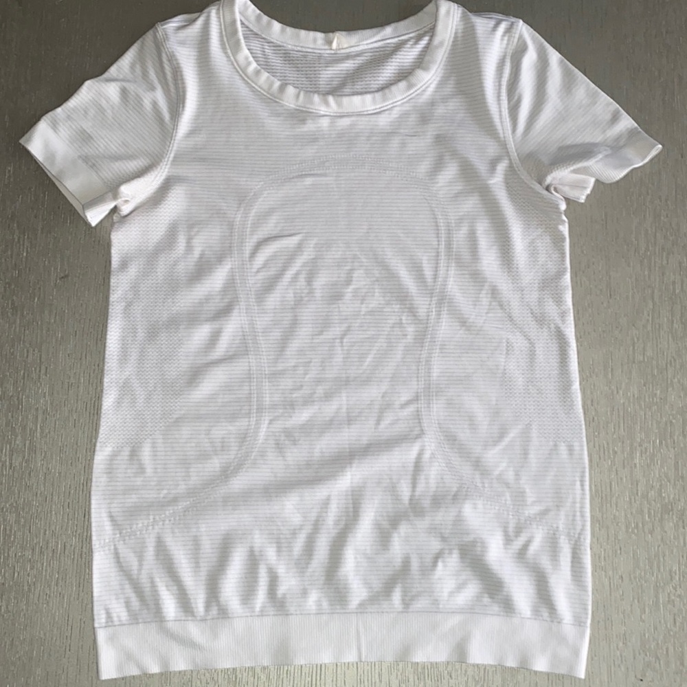white lululemon swiftly tech